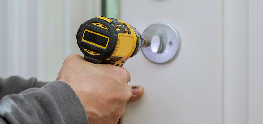 Street Locksmith For Smart Lock Repair in Co Op City, NY